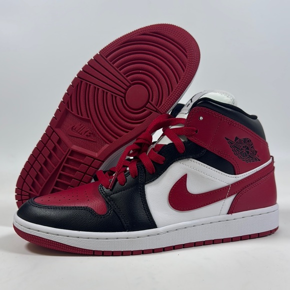 Women’s Air Jordan 1 Mid Black/Red BQ6472-079 NWOB - Picture 1 of 4